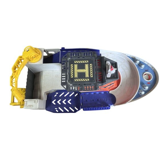 Matchbox 57 Mission Marine Rescue Shark Ship w/out Shark Cargo Helicopter - Picture 8 of 9
